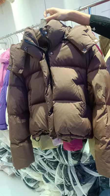 Winter dynamic warm short lightweight waterproof down jacket